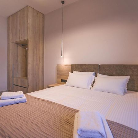 Santa Marina Apartments Rodhákinon Luaran gambar