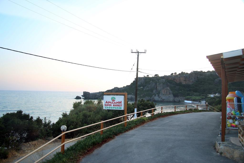 Santa Marina Apartments Rodhákinon Luaran gambar