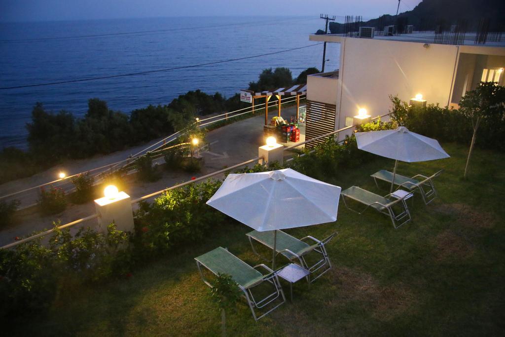 Santa Marina Apartments Rodhákinon Luaran gambar
