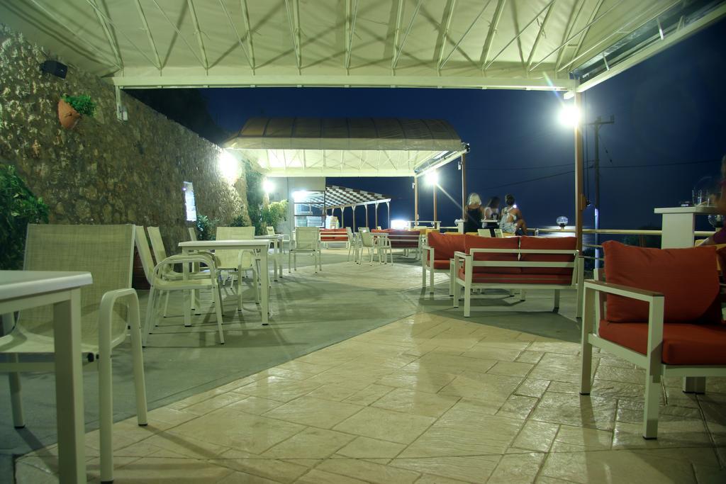 Santa Marina Apartments Rodhákinon Luaran gambar
