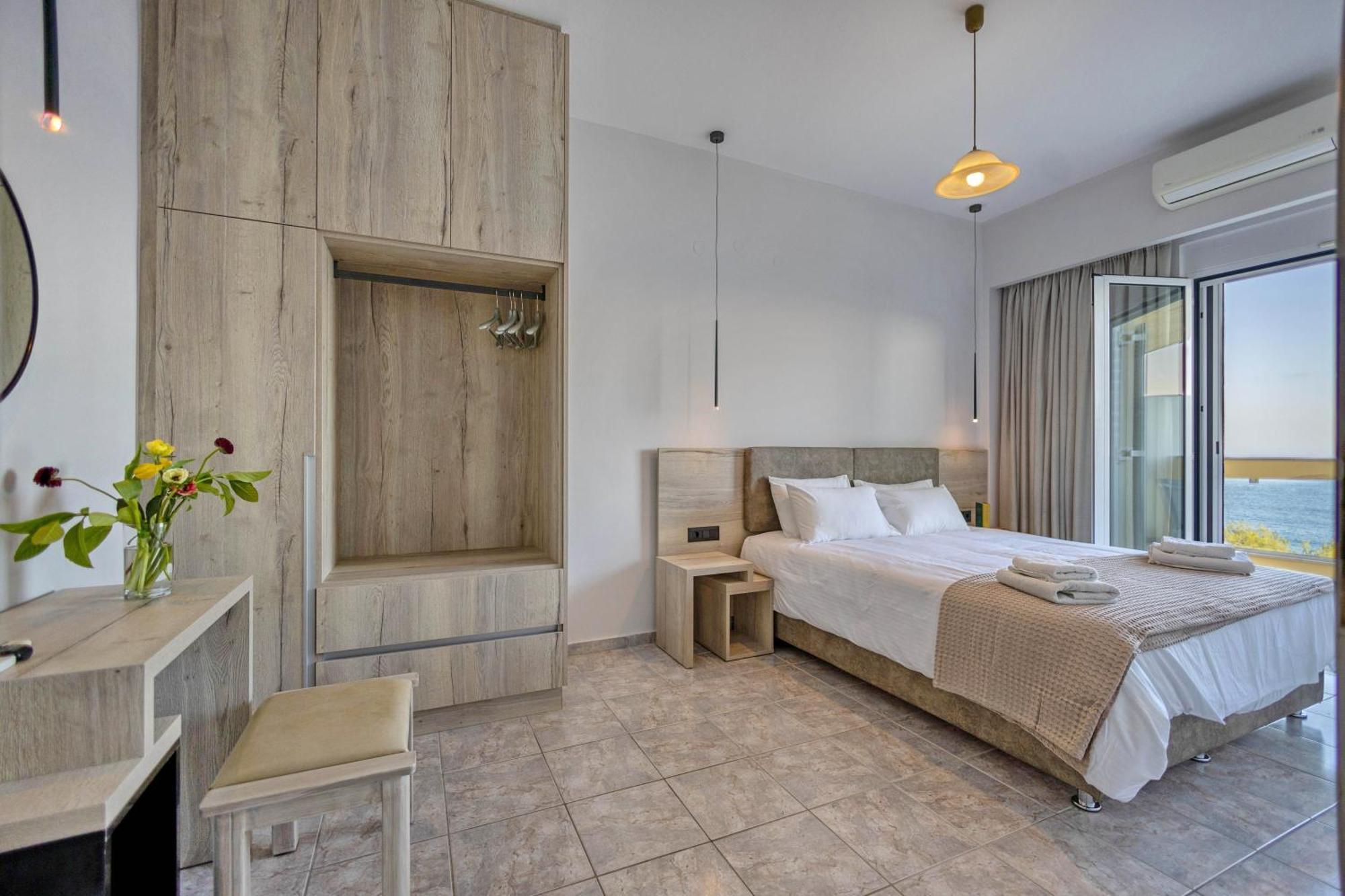 Santa Marina Apartments Rodhákinon Luaran gambar
